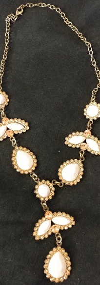 Necklace - Picture 1 of 1